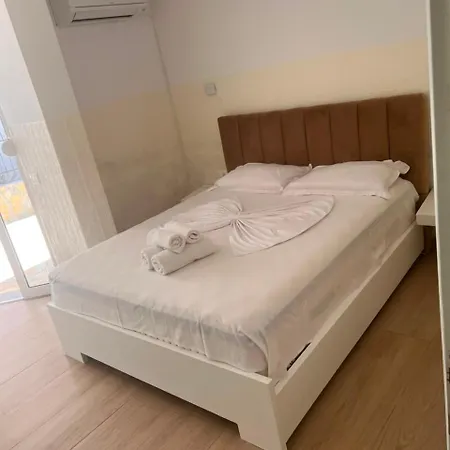 Premium Sr * Sarandë